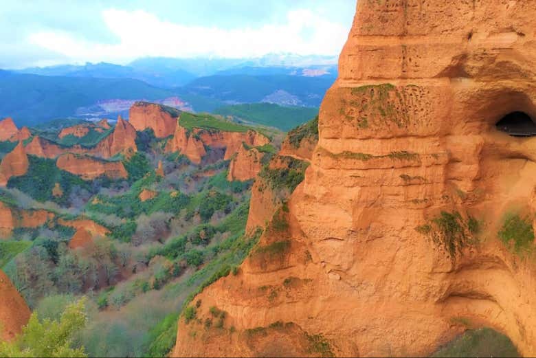 Marvel at the striking red rock formations of Las Médulas