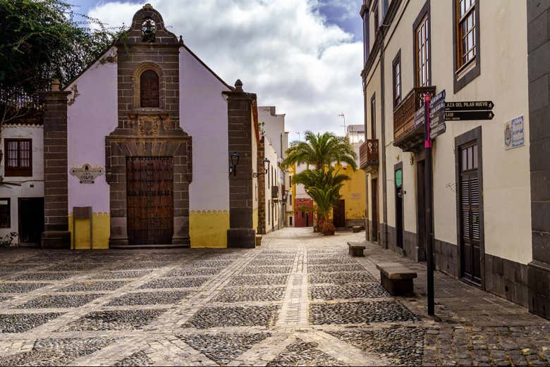 Pasearemos por las históricas calles empedradas