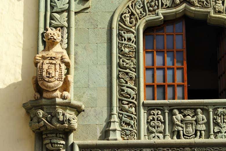 Particolare della facciata della casa di Cristoforo Colombo