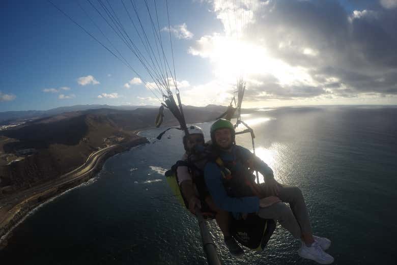 encima de la Bahia de Confital