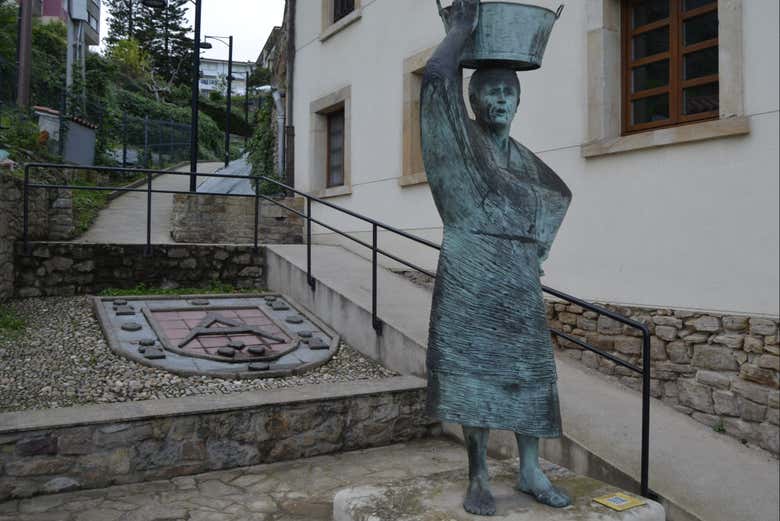Escultura de la Sardinera