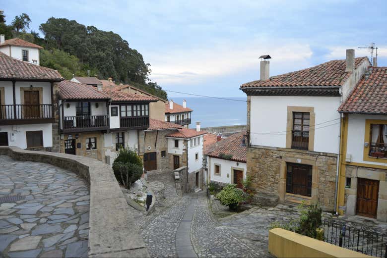 La calle Real de Lastres
