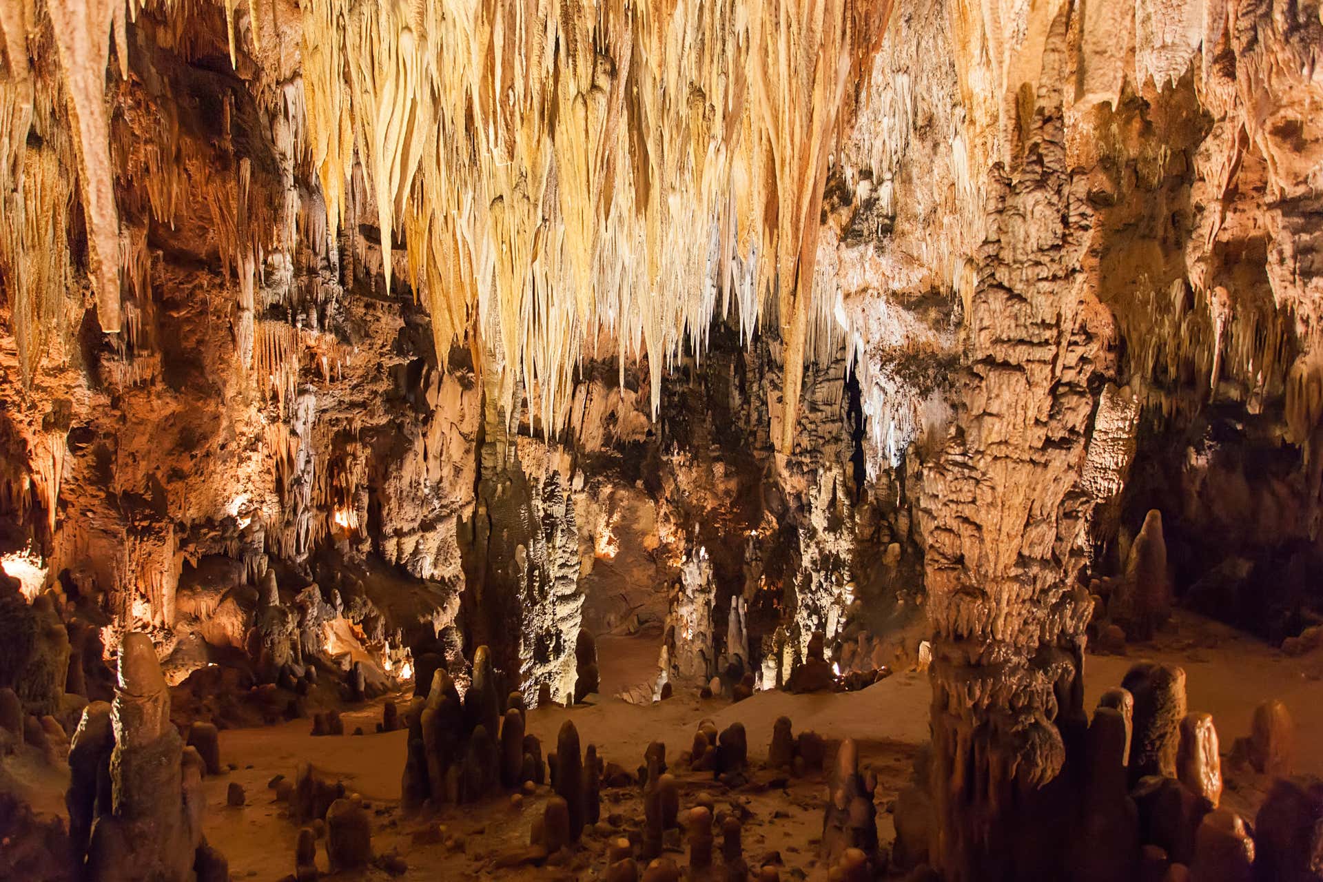Excursión a la Cueva de Valporquero