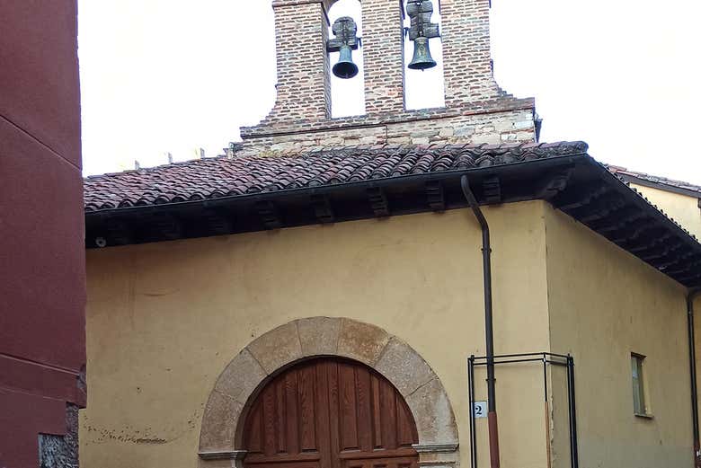 Admirando la iglesia de Palat del Rey