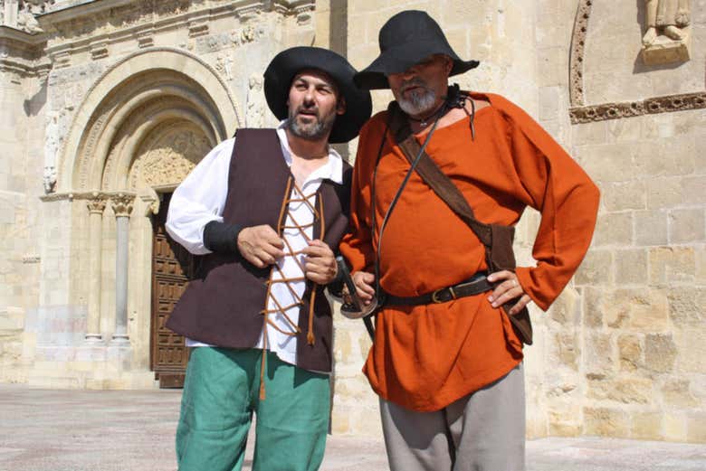 Pícaros del tour teatralizado por León