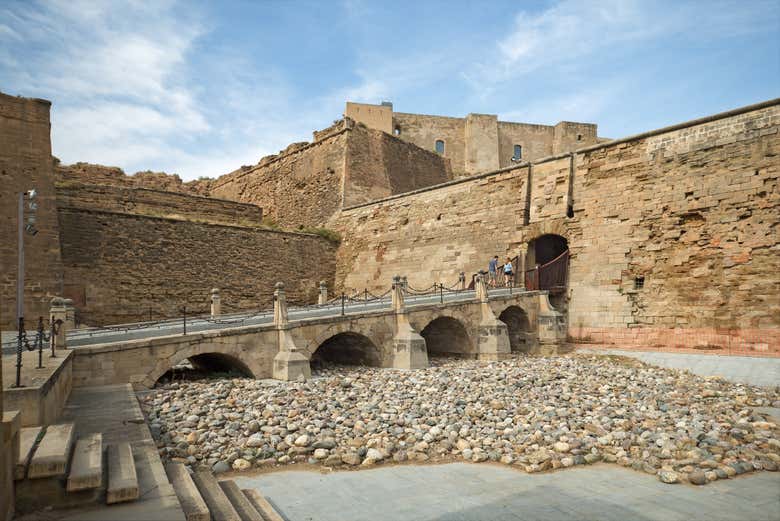 Entrada al castillo de La Suda