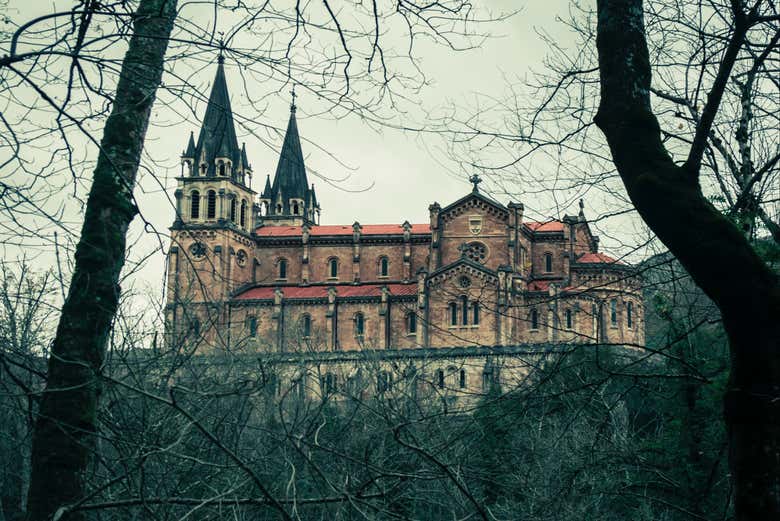 Panorâmica da basílica de Covadonga