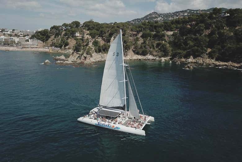 Catamaran sur la Costa Brava