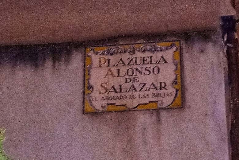 Placa da Plazuela Alonso Salazar