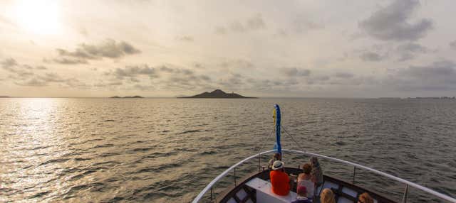 Paseo en barco por las islas volcánicas del Mar Menor