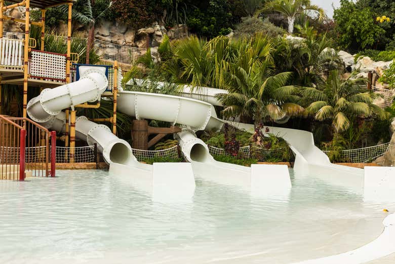 Siam Park cuenta con divertidos toboganes acuáticos