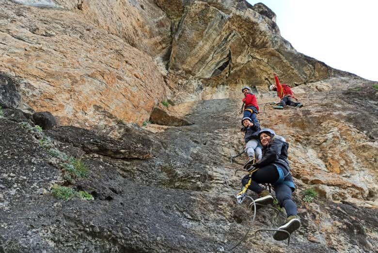 Escaladez les parois de la via ferrata