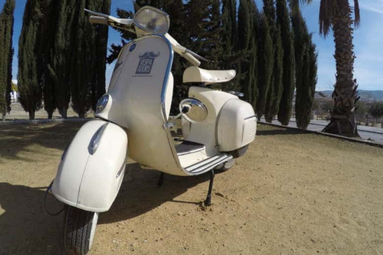 Enjoy the route from Lucena on a Vespa