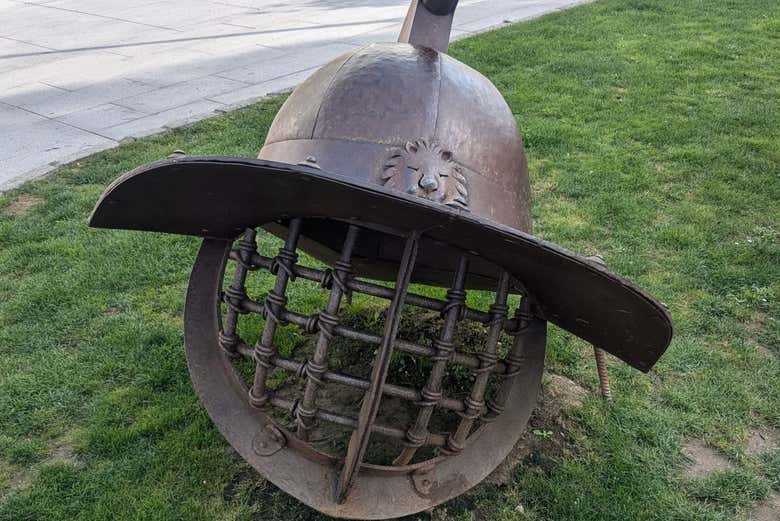 Capacete romano na cidade de Lugo