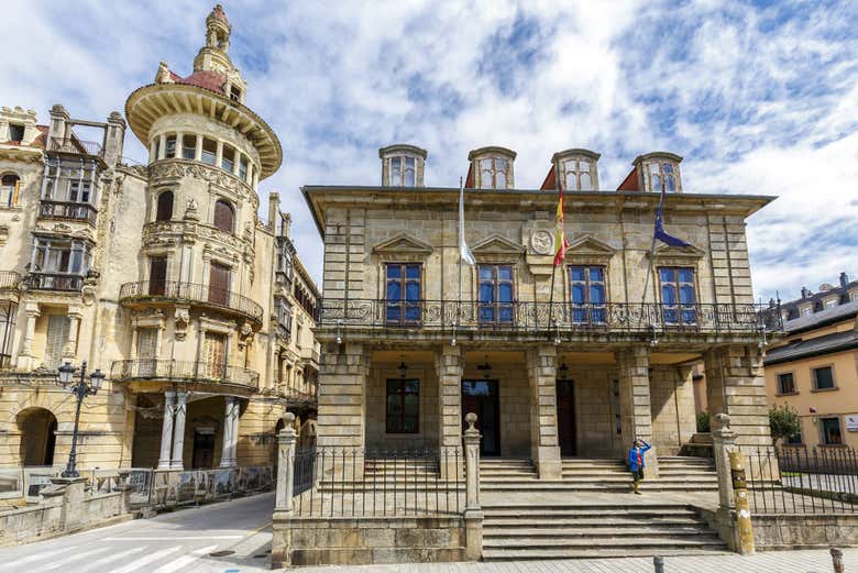Torre dos Moreno, próxima à prefeitura de Ribadeo