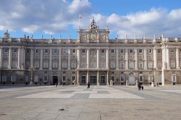 Entrada al Palacio Real