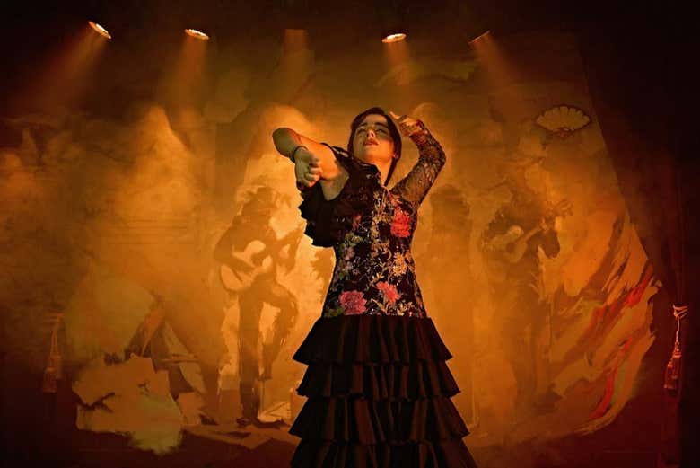 En el tablao actúan grandes figuras del flamenco