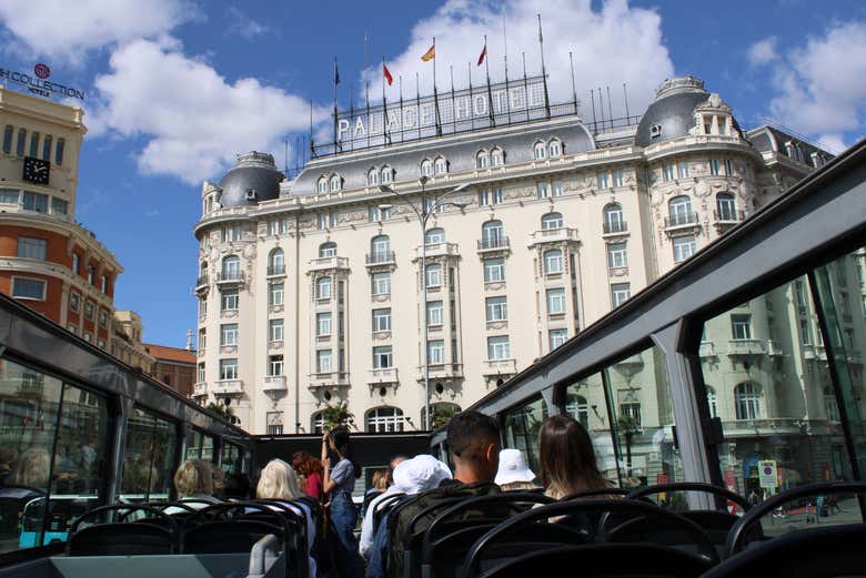 Contemplando l'Hotel Palace