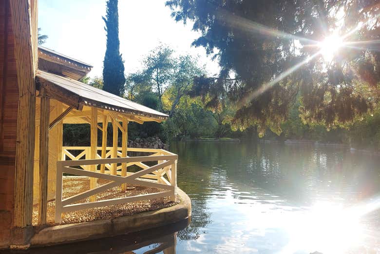 La Casa de la Caña, en el estanque del Jardín Inglés