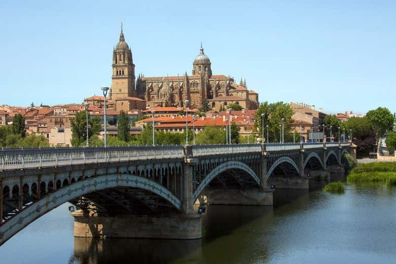 Catedral de Salamanca vista do Rio Tormes