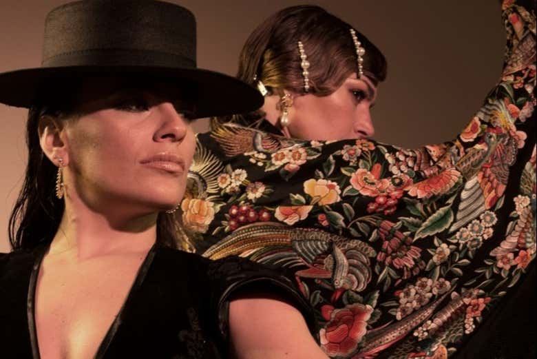 Empezando el espectáculo en el Centro Cultural de Flamenco