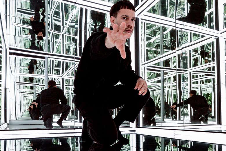 Posando en una de las salas del Museo de la Luz