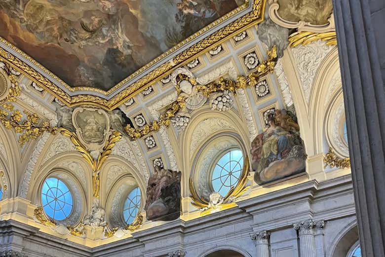 Admire the stunning details of the Royal Palace