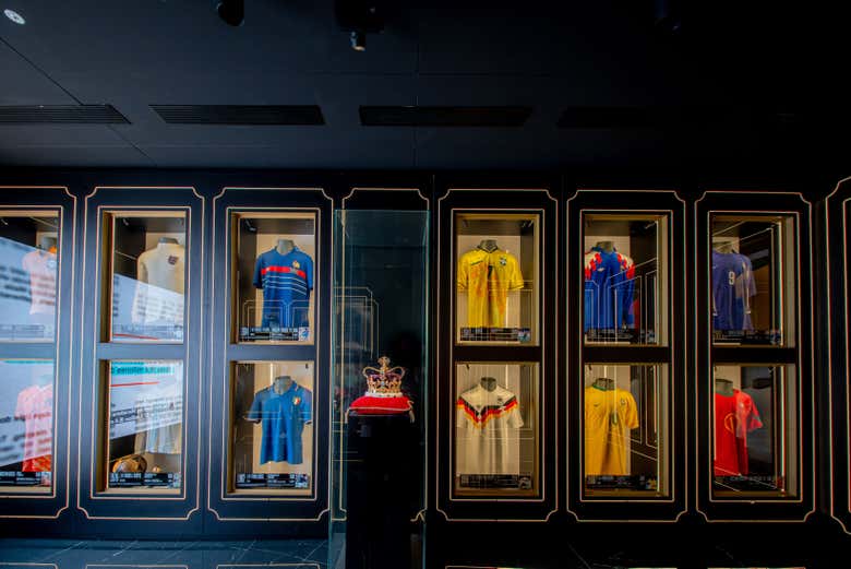 Você verá várias camisetas míticas