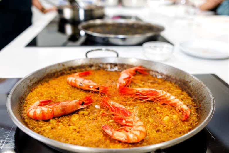 Take paella-cooking skills home with you