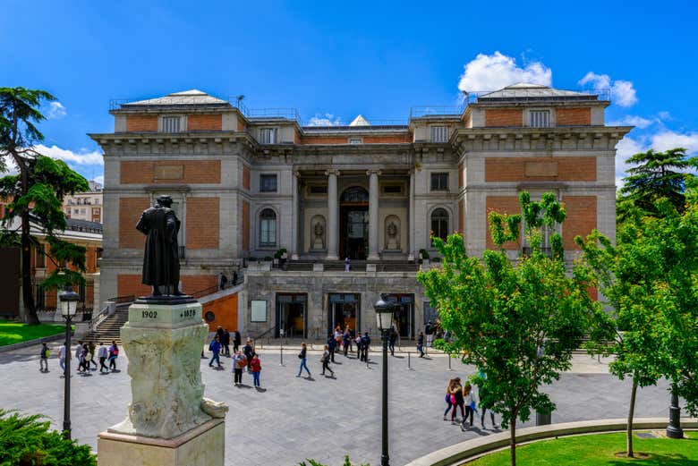 Uno delgi ingressi del Museo del Prado