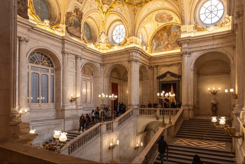 Escalera del Palacio Real de Madrid
