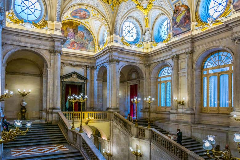 Escalera del Palacio Real de Madrid