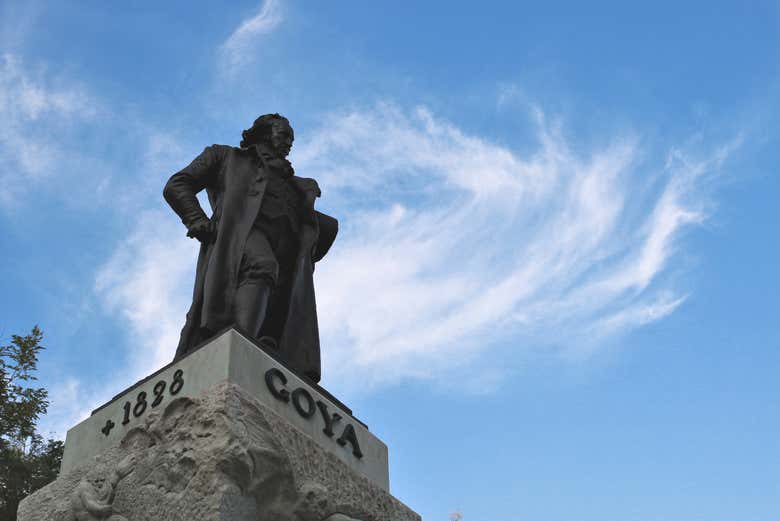Escultura de Goya, ponto de encontro do passeio