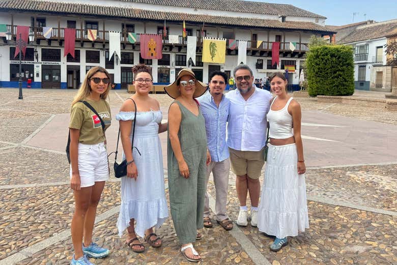 Visit Plaza de España in Consuegra