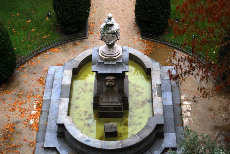 Fontaine dans la cour du musée Reina Sofía