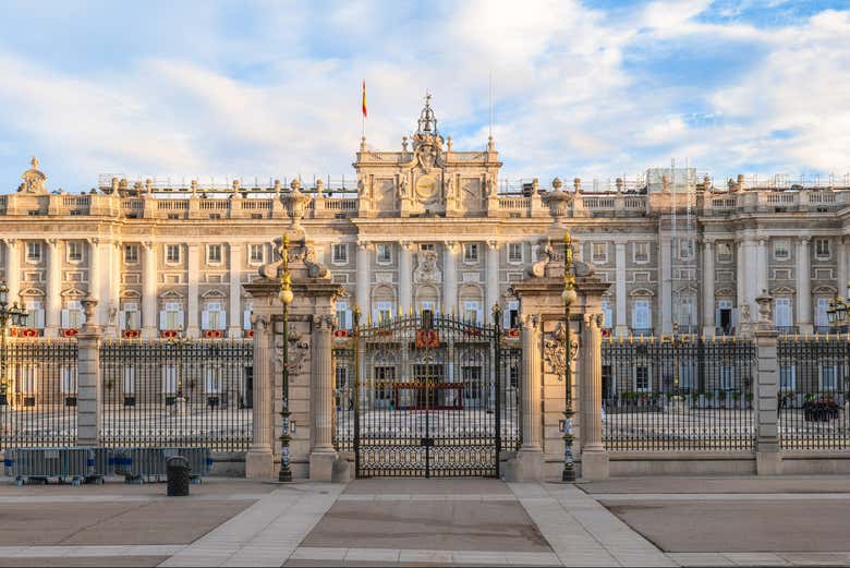 Vista frontale del Palazzo Reale di Madrid