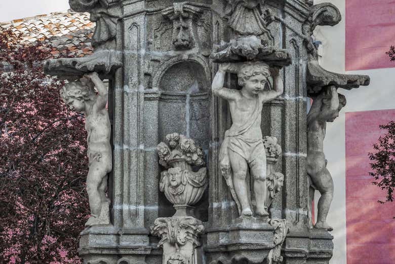 Fuente en el exterior del Museo de Historia de Madrid