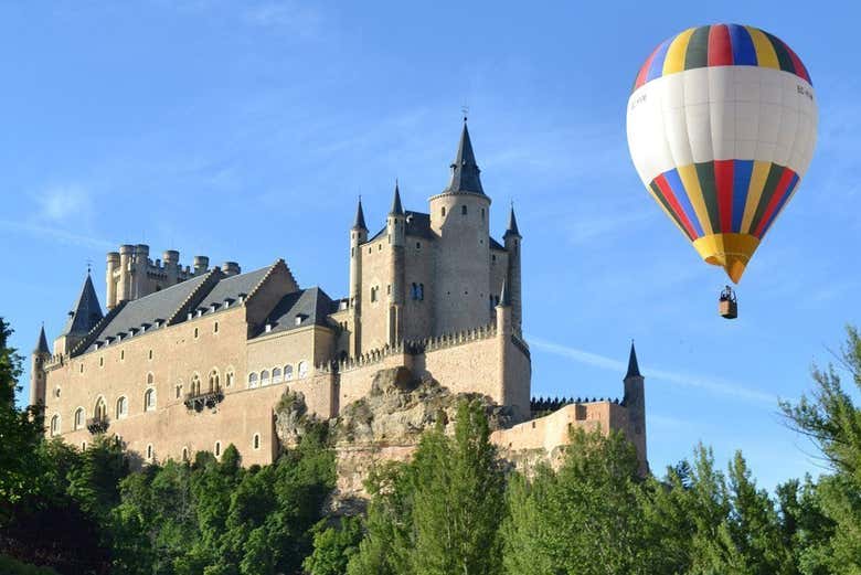 Views of the Segovia Alcazar from the balloon