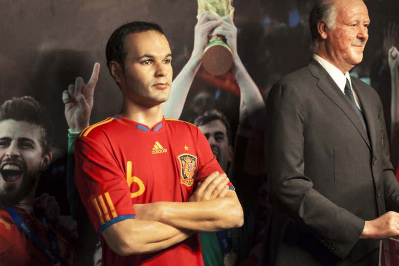 Iniesta y Del Bosque en el Museo de Cera