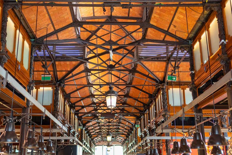 Gli interni del Mercato di San Miguel