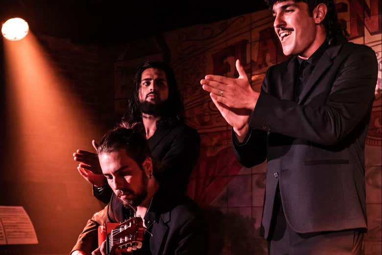 Disfrutando del espectáculo flamenco