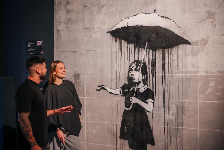 Murale della “Ragazza con l’ombrello”