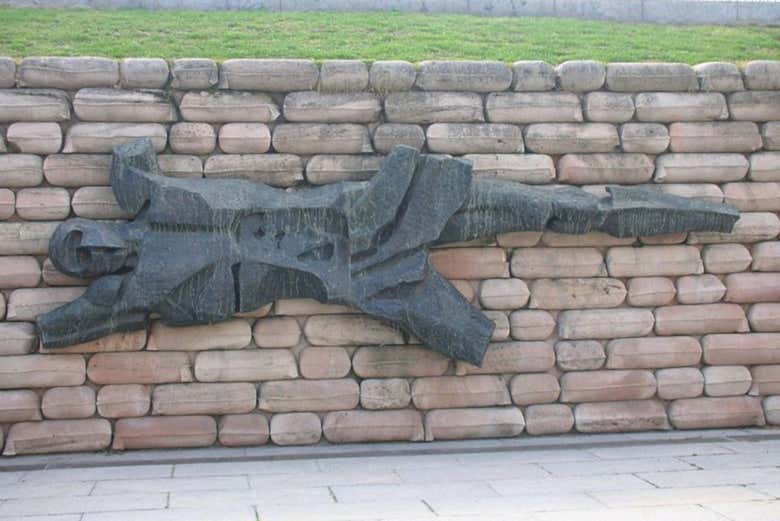 Monumento a los caídos en el Cuarde de la Montaña