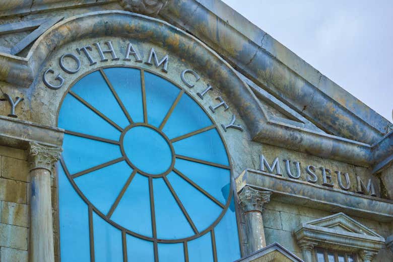 Gotham City, en el Mundo de los Superhéroes de Warner