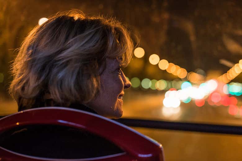 Parcourez les rues illuminées de la capitale espagnole