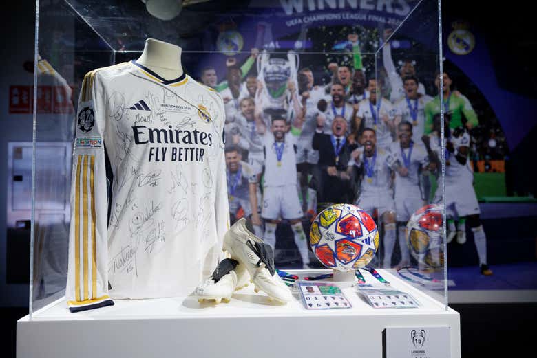 Veréis una gran colección de objetos madridistas