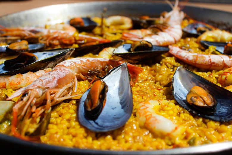 Você aprenderá como elaborar a famosa paella!