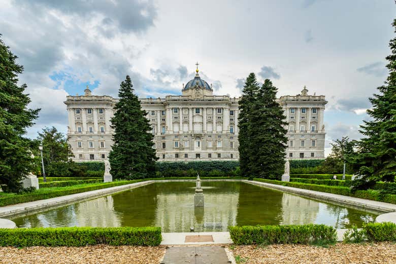 Il Palazzo Reale visto dai giardini