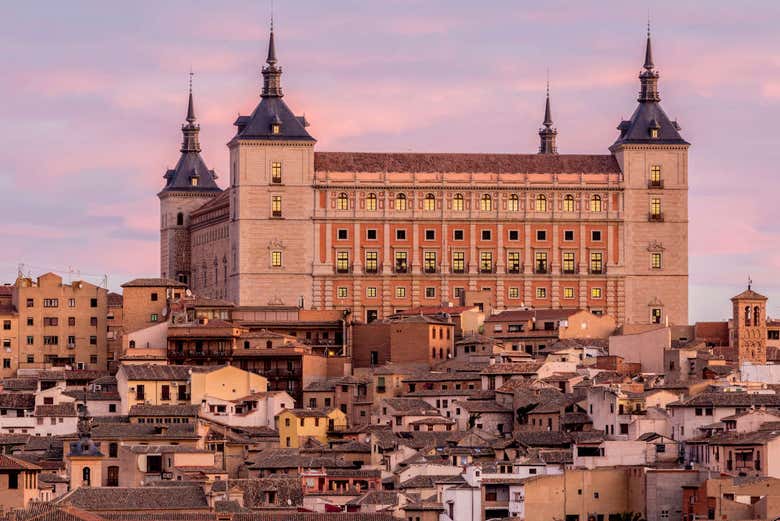 Alcázar de Toledo at sunset