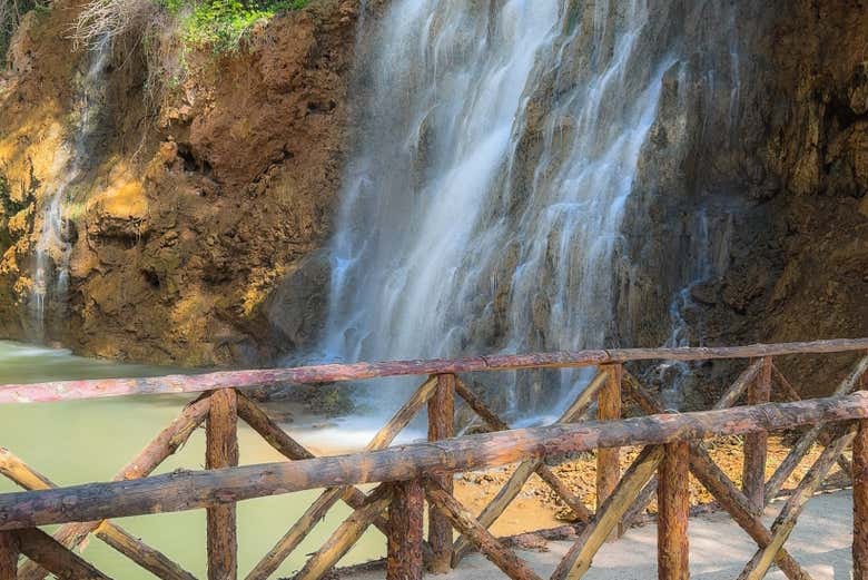 Una de las cascadas que rodean el entorno del monasterio